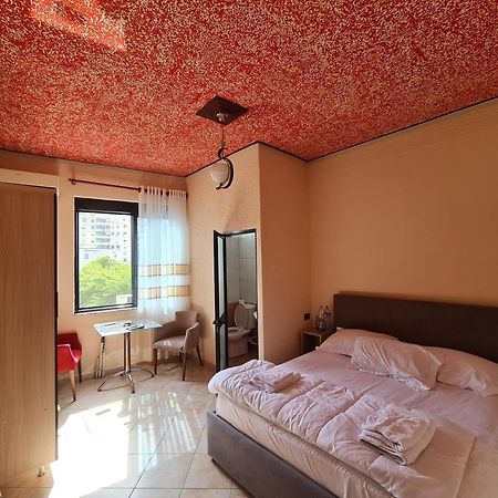 Hotel La Villa Tirana Exteriör bild