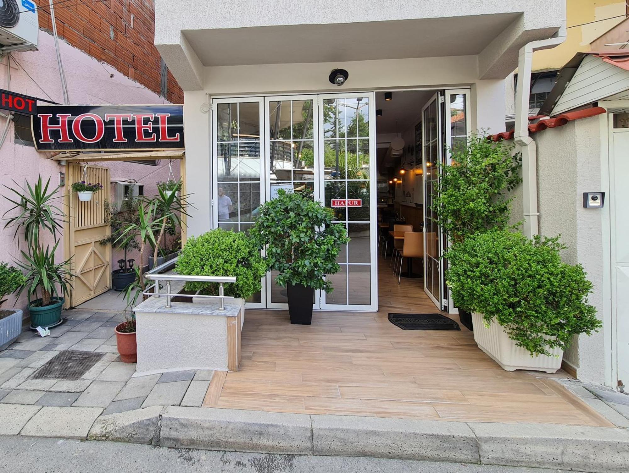 Hotel La Villa Tirana Exteriör bild