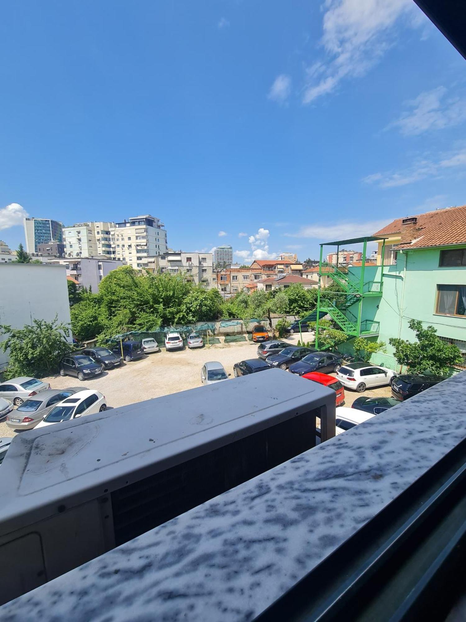 Hotel La Villa Tirana Exteriör bild