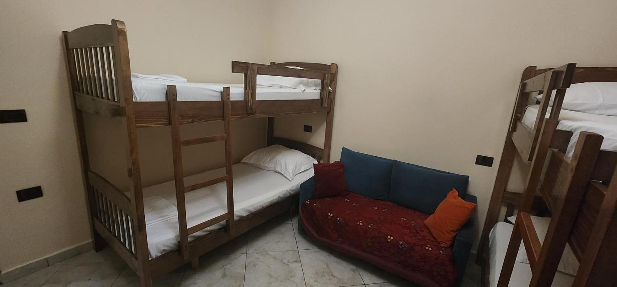 Hotel La Villa Tirana Exteriör bild